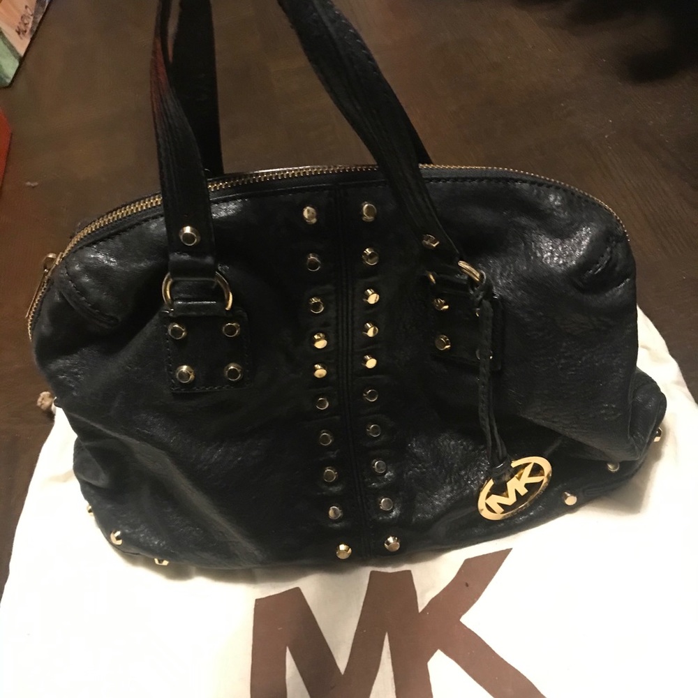 Ladies Michael Kors leather purse